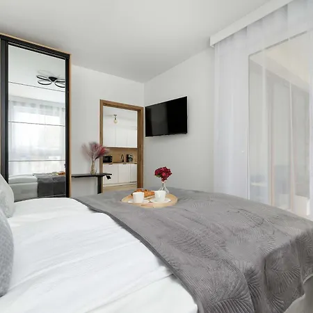 Apartmán Enklawa - Z Tarasem Blisko Plazy I Jeziora By Renters
